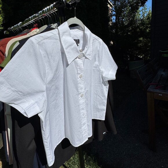 JCrew Women's regenerative cotton button down shirt-classic style - Picture 1 of 4